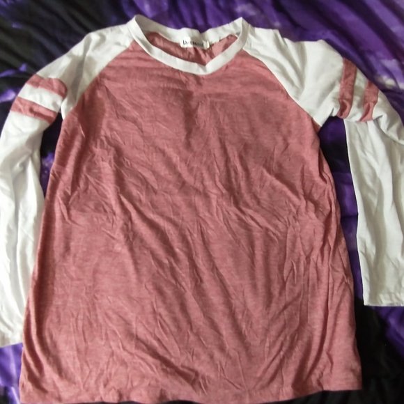 DRESSWEL LONG SLEEVE TEE....LIKE NEW - Picture 1 of 3